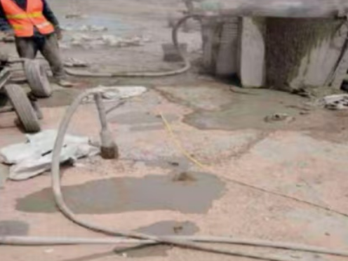 七星关水泥混凝土路面板底注浆技术 路面脱空注浆整治方案